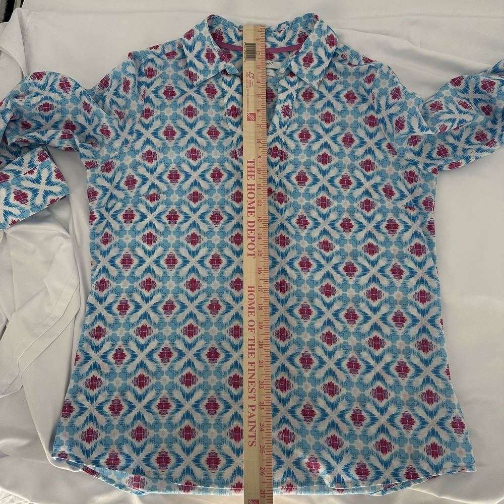 Foxcroft Sz 8 Blue Pink Ikat Blouse Wrinkle Free V Neck Tunic Top 3/4 Tulip Cuff - Picture 7 of 7
